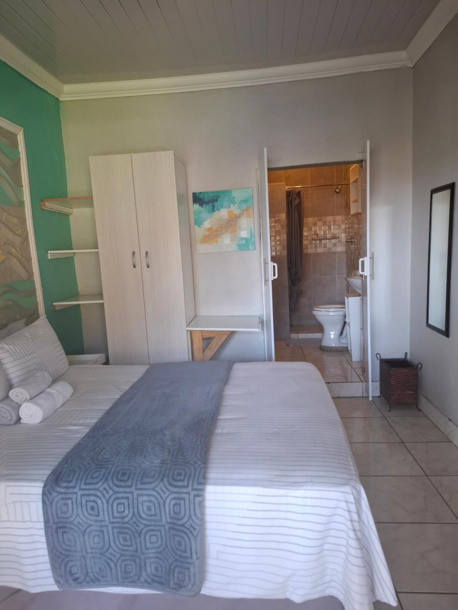 Vicky B Bed And Breakfast Mogwase Quarto foto